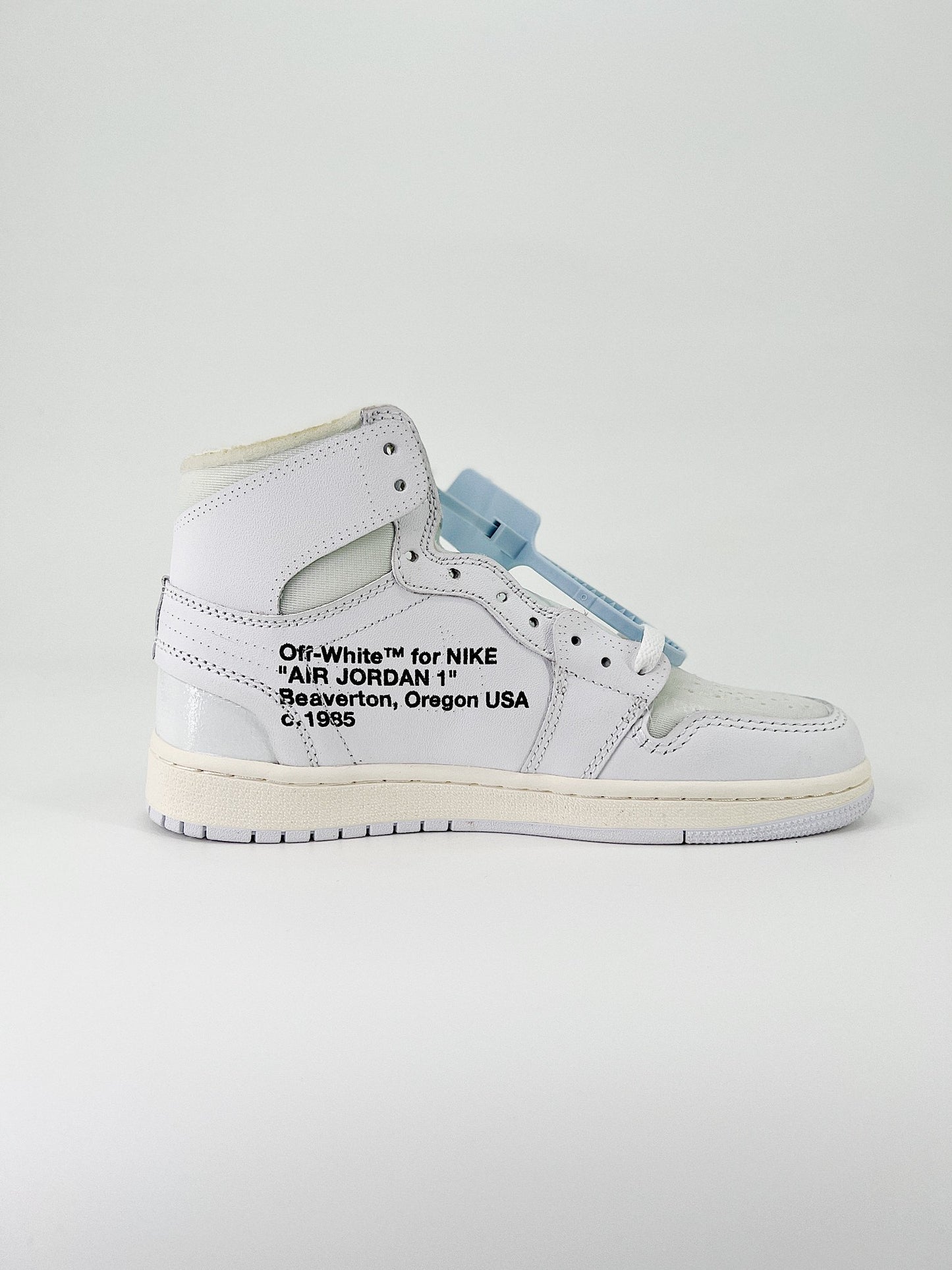 Off-White x Air Jordan 1 Retro High OG “UNC” (Copia)