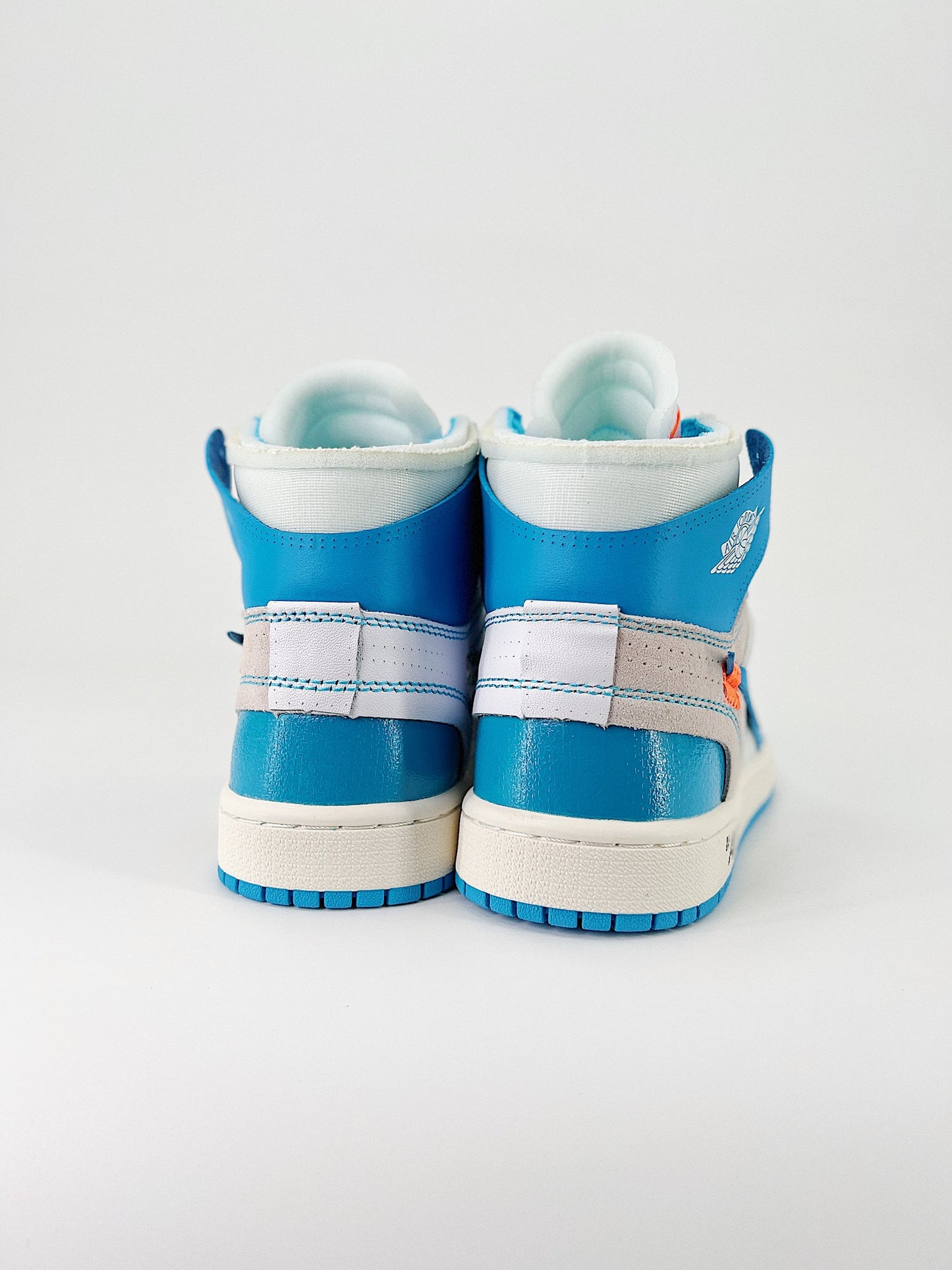 Off-White x Air Jordan 1 Retro High OG “UNC” (Copia) (Copia)