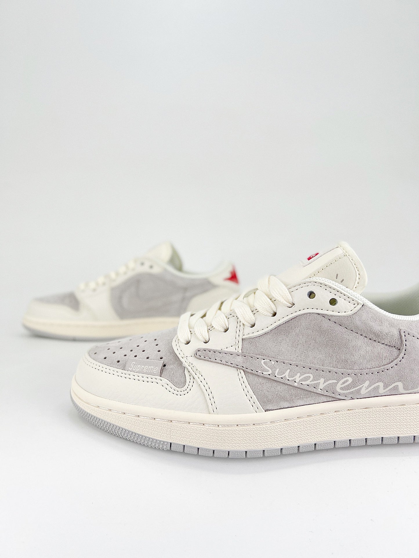 Nike Air Jordan 1 Low SUPREME