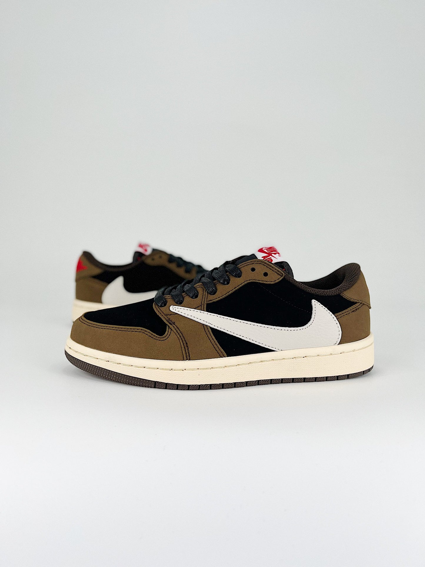 Travis Scott x Air Jordan 1 Low (Copia)