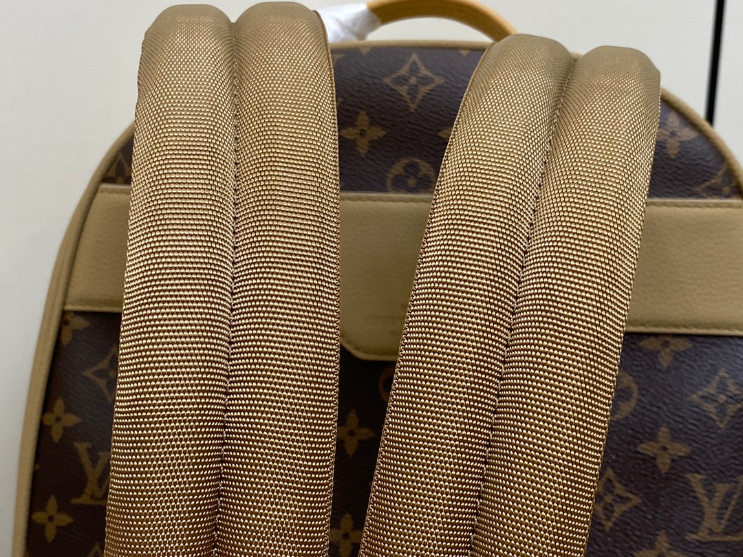 LOUIS VUITTON Outdoor bag