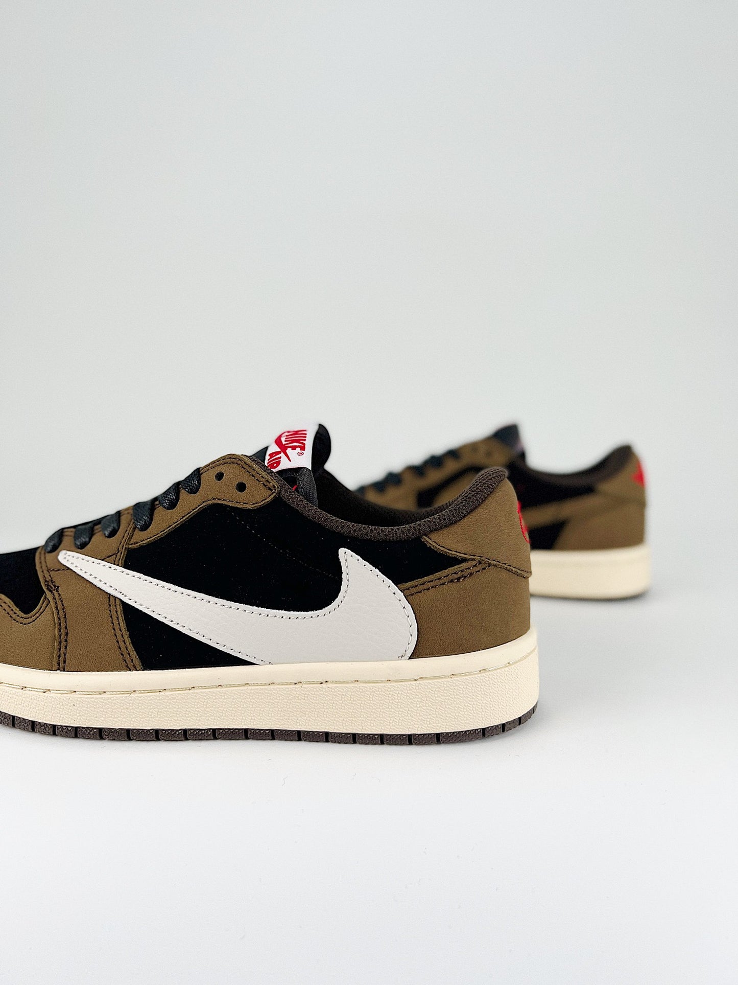 Travis Scott x Air Jordan 1 Low (Copia)