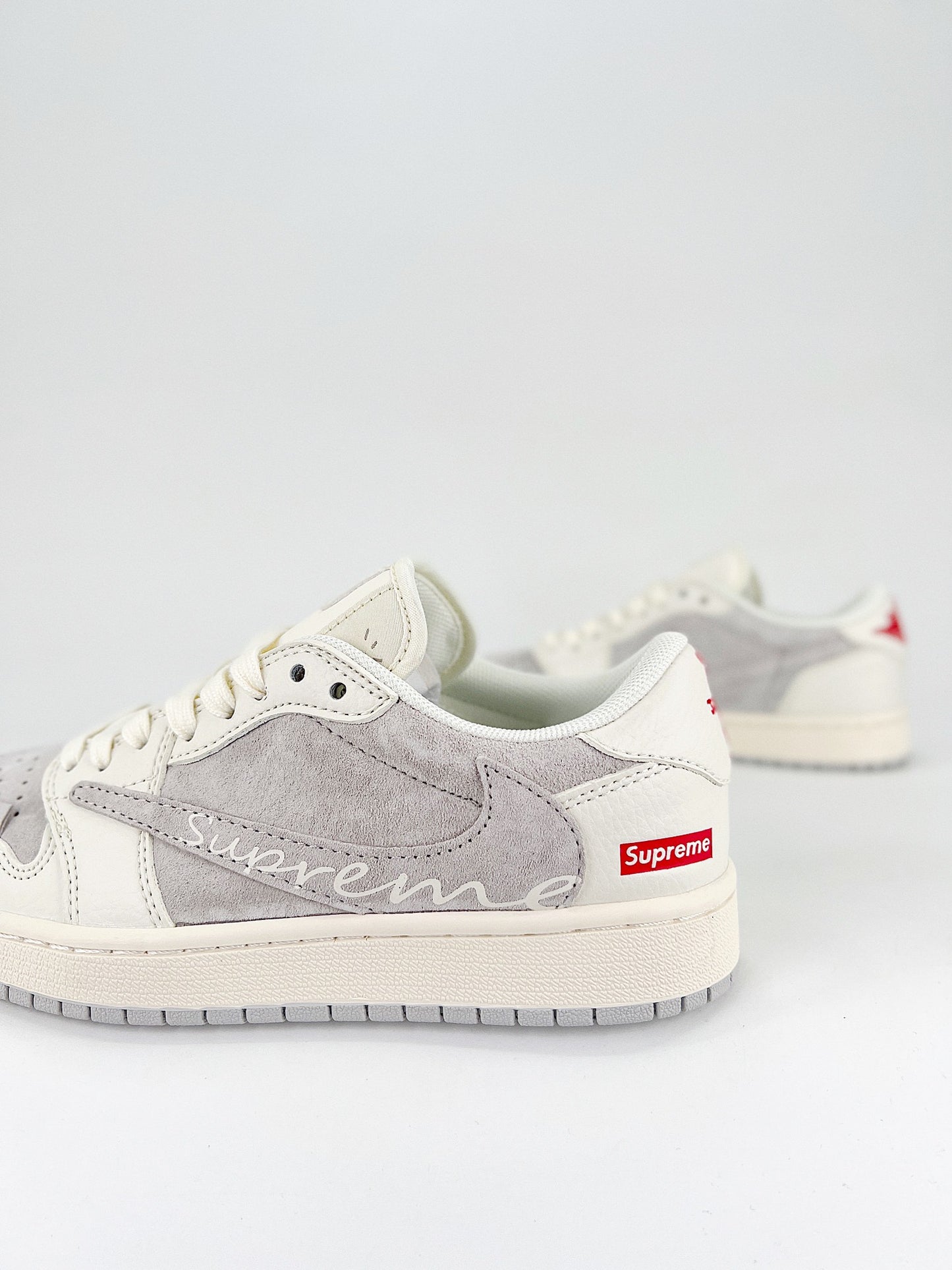 Nike Air Jordan 1 Low SUPREME