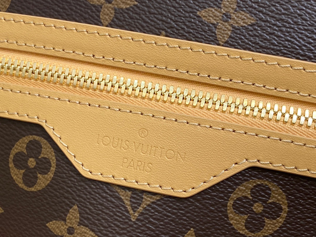 LOUIS VUITTON Outdoor bag