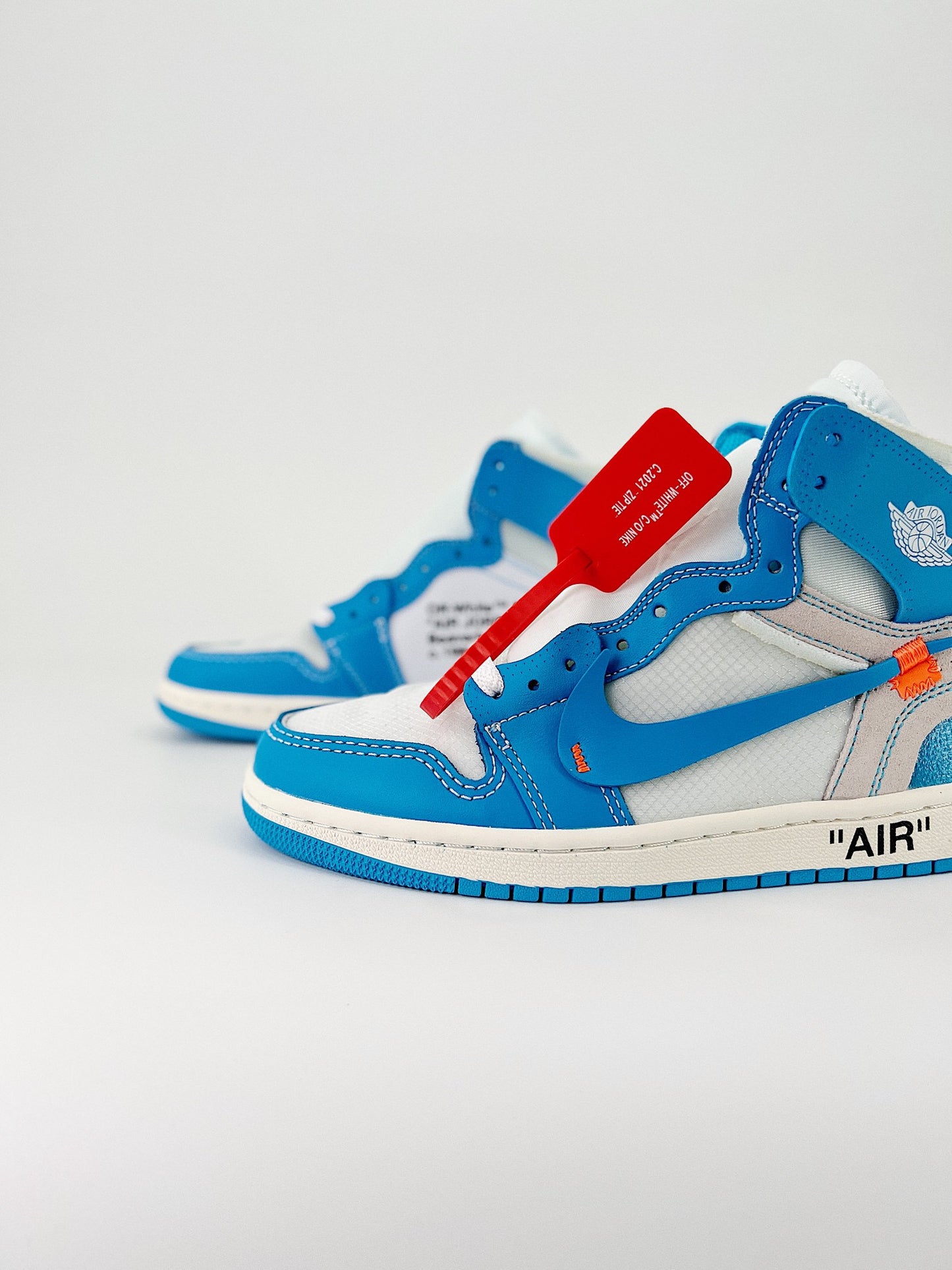 Off-White x Air Jordan 1 Retro High OG “UNC” (Copia) (Copia)