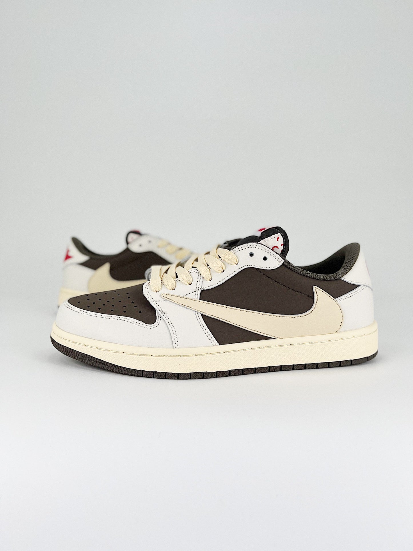 Travis Scott x Air Jordan 1 Low (Copia)