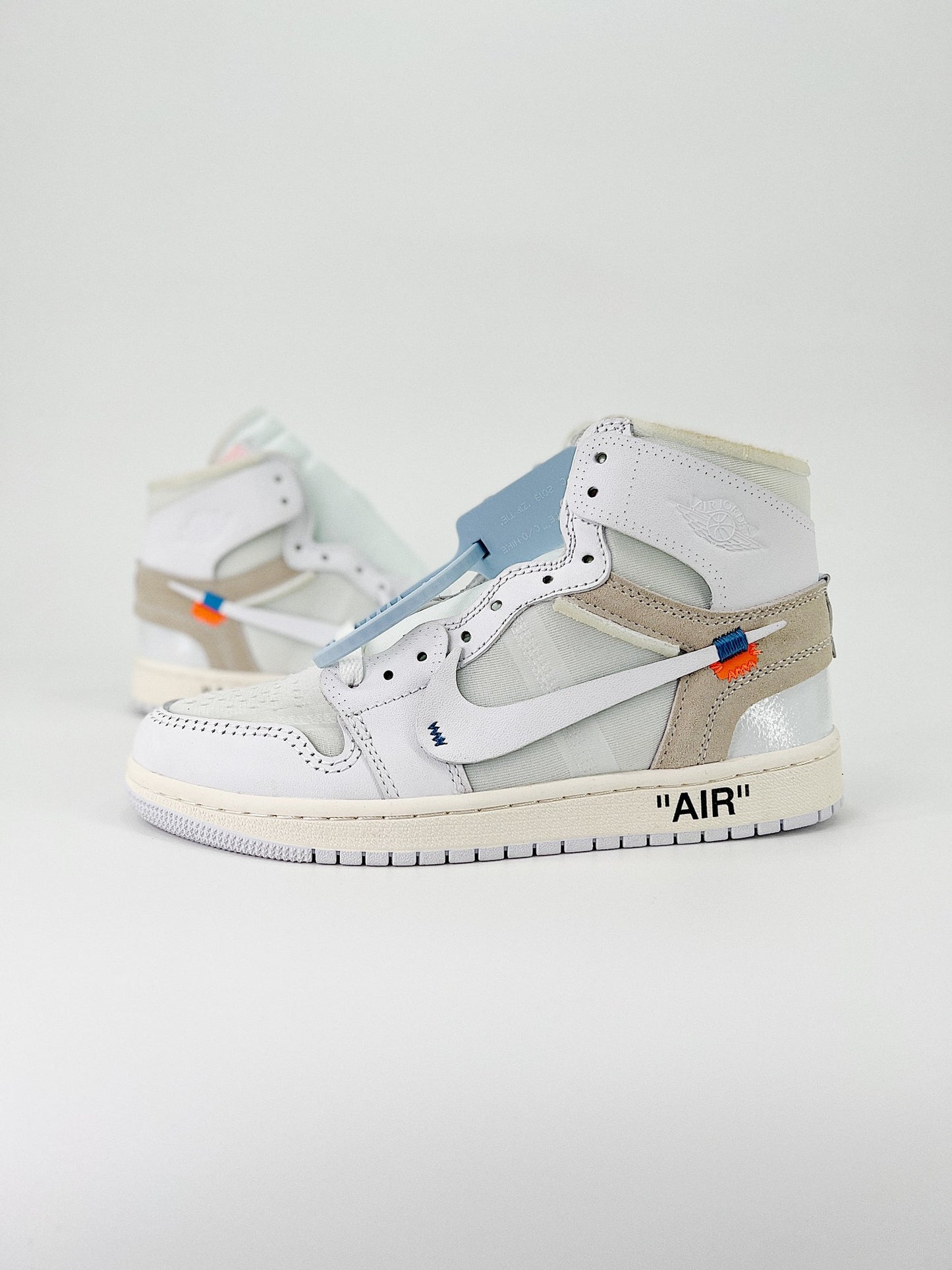 Off-White x Air Jordan 1 Retro High OG “UNC” (Copia)